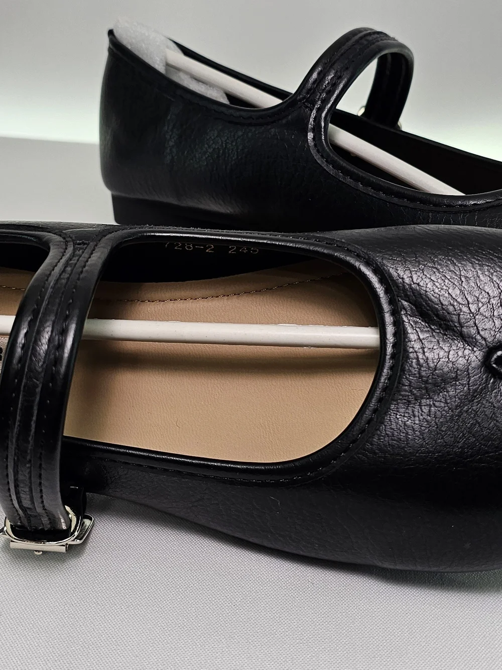 JIA MEURUI split-toe Tabi Mary Jane flats